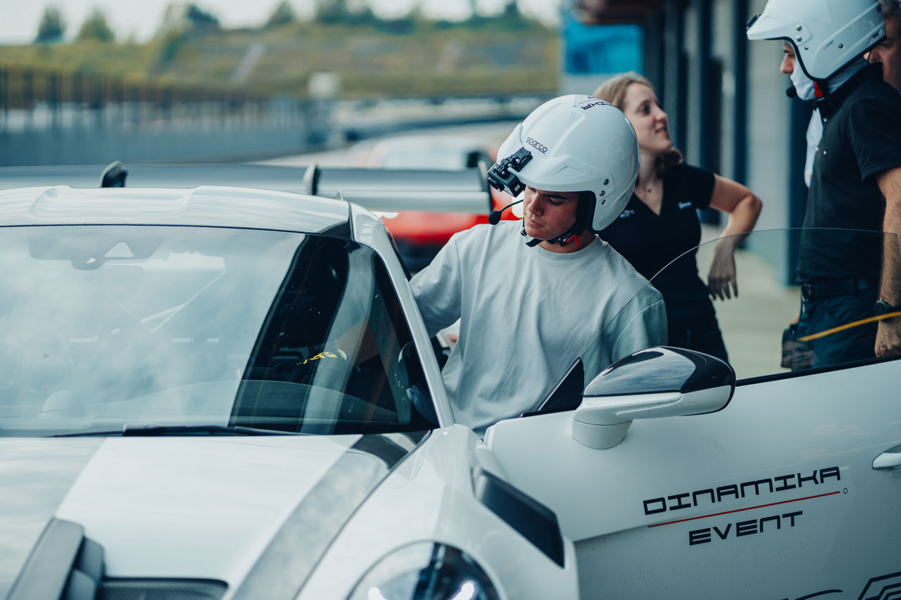 Esperienza di guida in pista con Porsche - immagine 3